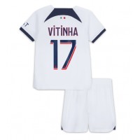 Paris Saint-Germain Vitinha Ferreira #17 Bortadräkt Barn 2023-24 Kortärmad (+ Korta byxor)